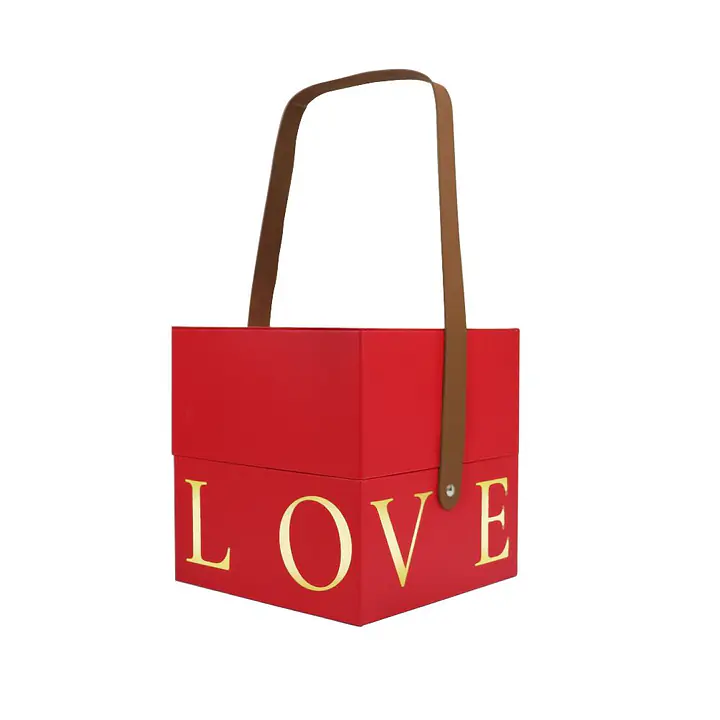 Подарункова коробка з ручкою LOVE червона, L – 18,5х18,5х19 см - Master