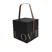 Подарункова коробка з ручкою LOVE чорна, S - 16,5х16,5х17 см - Master