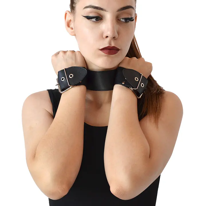 Нашийник з наручниками із натуральної шкіри Art of Sex - Bondage Collar with Handcuffs - Master