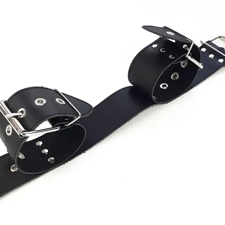 Нашийник з наручниками із натуральної шкіри Art of Sex - Bondage Collar with Handcuffs - Master