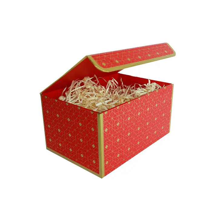 Подарункова коробка червона з золотим геометричним малюнком, L — 25,3×18×13,5 см - Master
