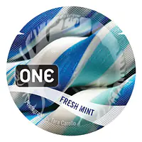 Набір ароматизованих презервативів ONE FlavorWaves, 100 шт, 6 ароматів, 6 кольорів, паковання-тубус - Master