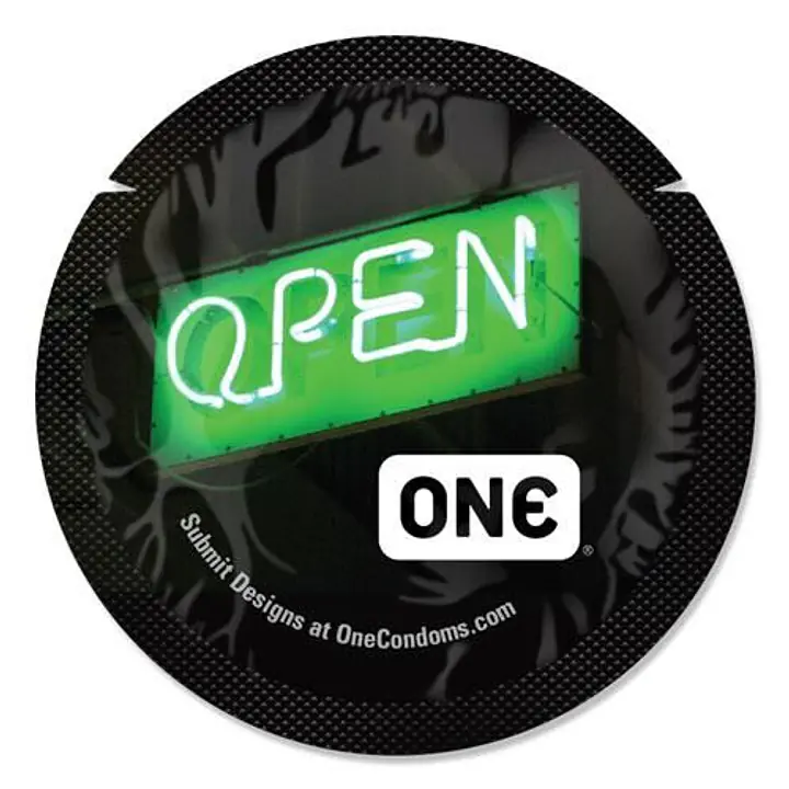 Презерватив ONE Glowing Pleasures, 1 шт, світиться в темряві, зі змазкою - Master