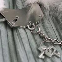 Наручники металеві Adrien Lastic Handcuffs Black з чорною пухнастою обробкою - Master